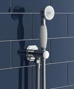 Chatsworth Traditional Outlet Elbow with Parking Bracket, Flex & Handset